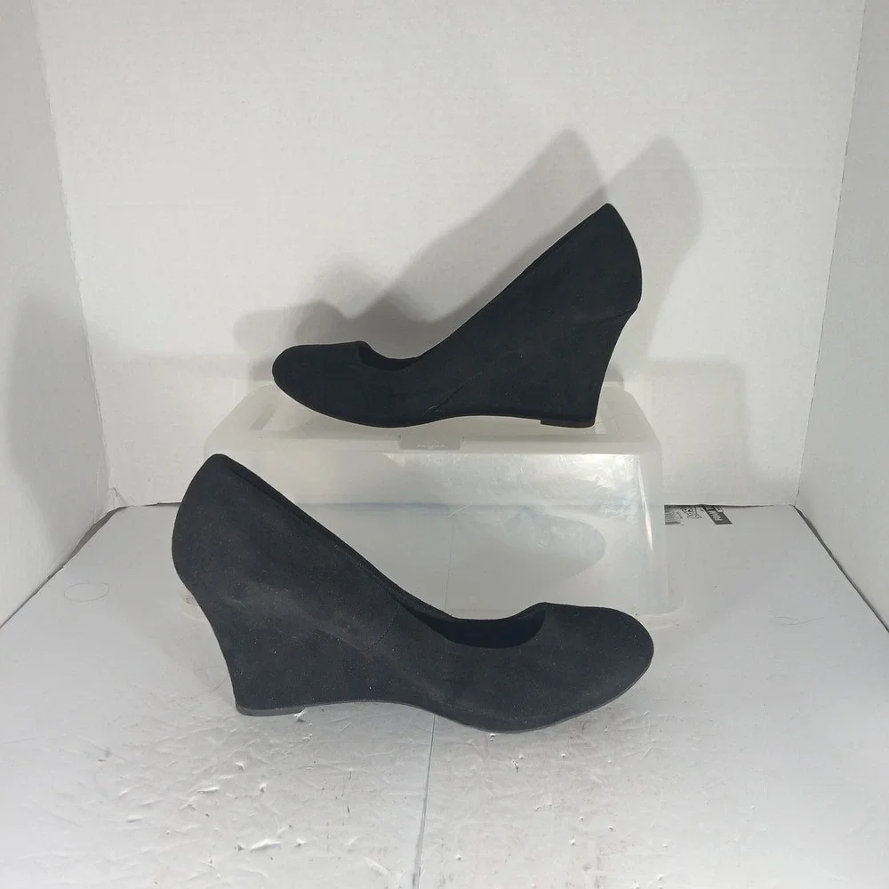 Dexflex Comfort Wedge Pumps Size 10 Black Round Toe Office Career Classic Heels